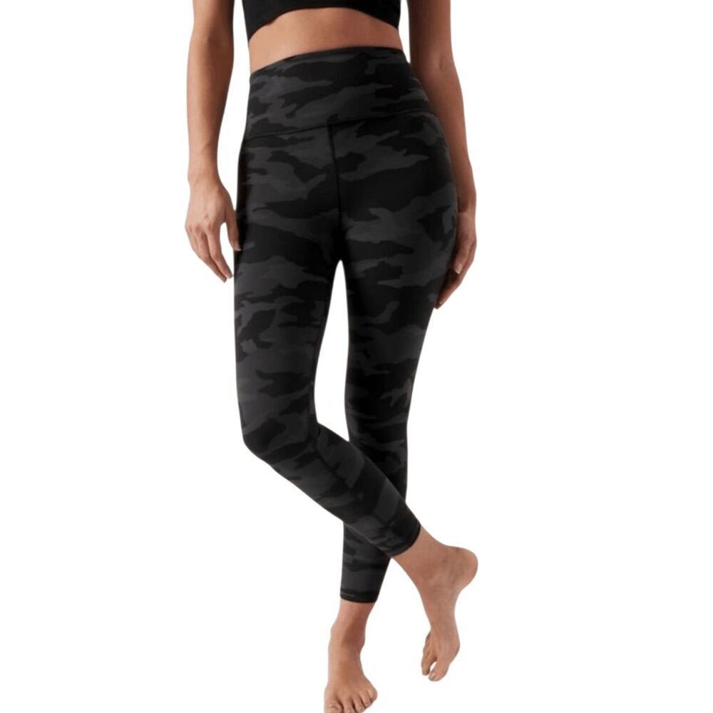 ATHLETA Elation Camo 7/8 Tight Size Small